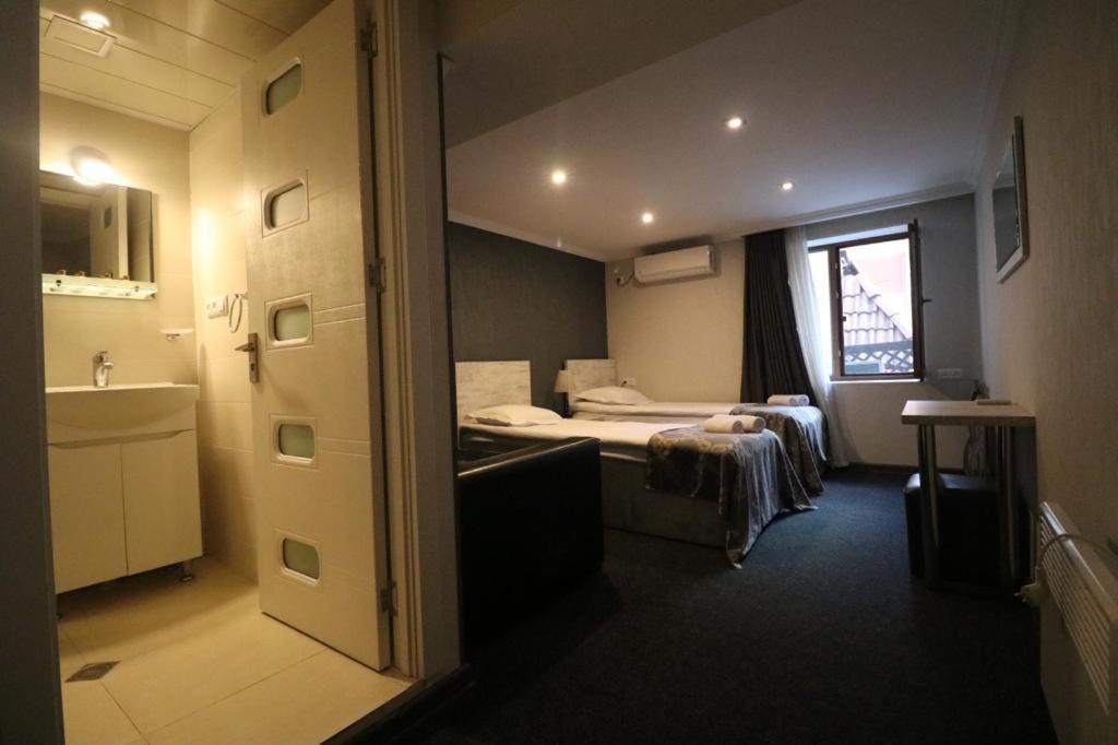 Elno Hotel Tbilissi Extérieur photo