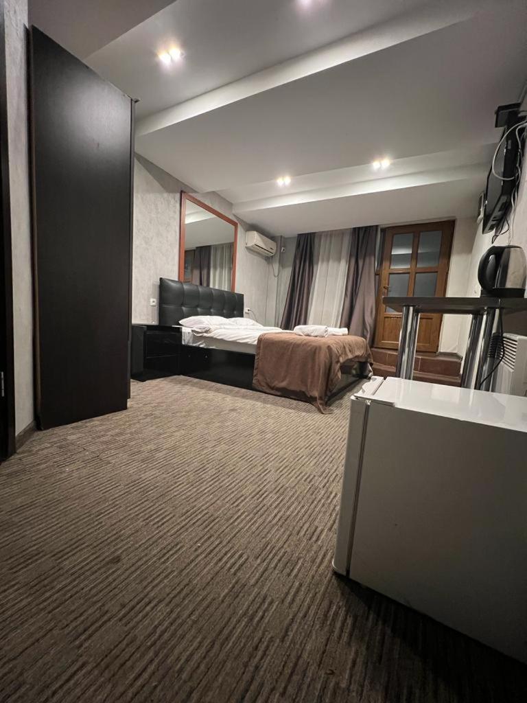 Elno Hotel Tbilissi Extérieur photo