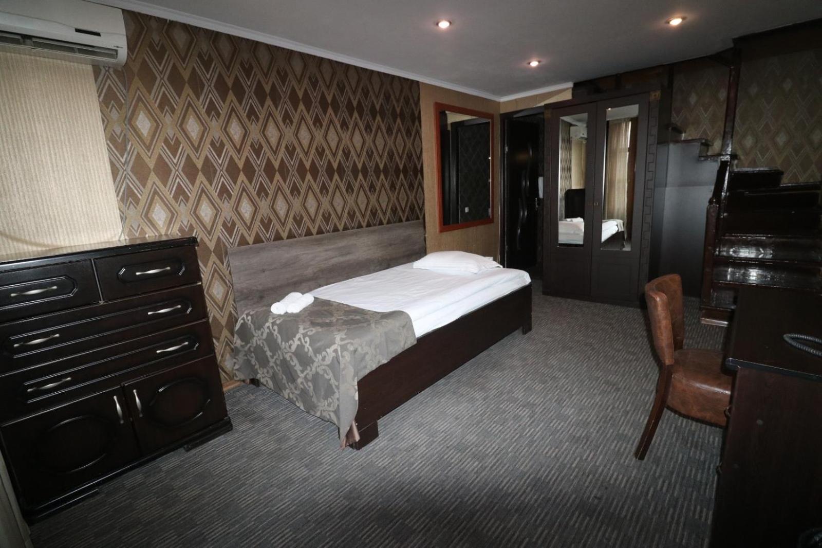 Elno Hotel Tbilissi Extérieur photo