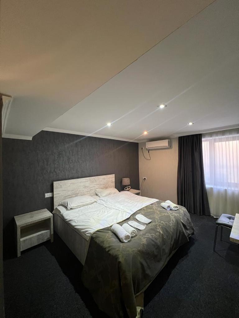 Elno Hotel Tbilissi Chambre photo